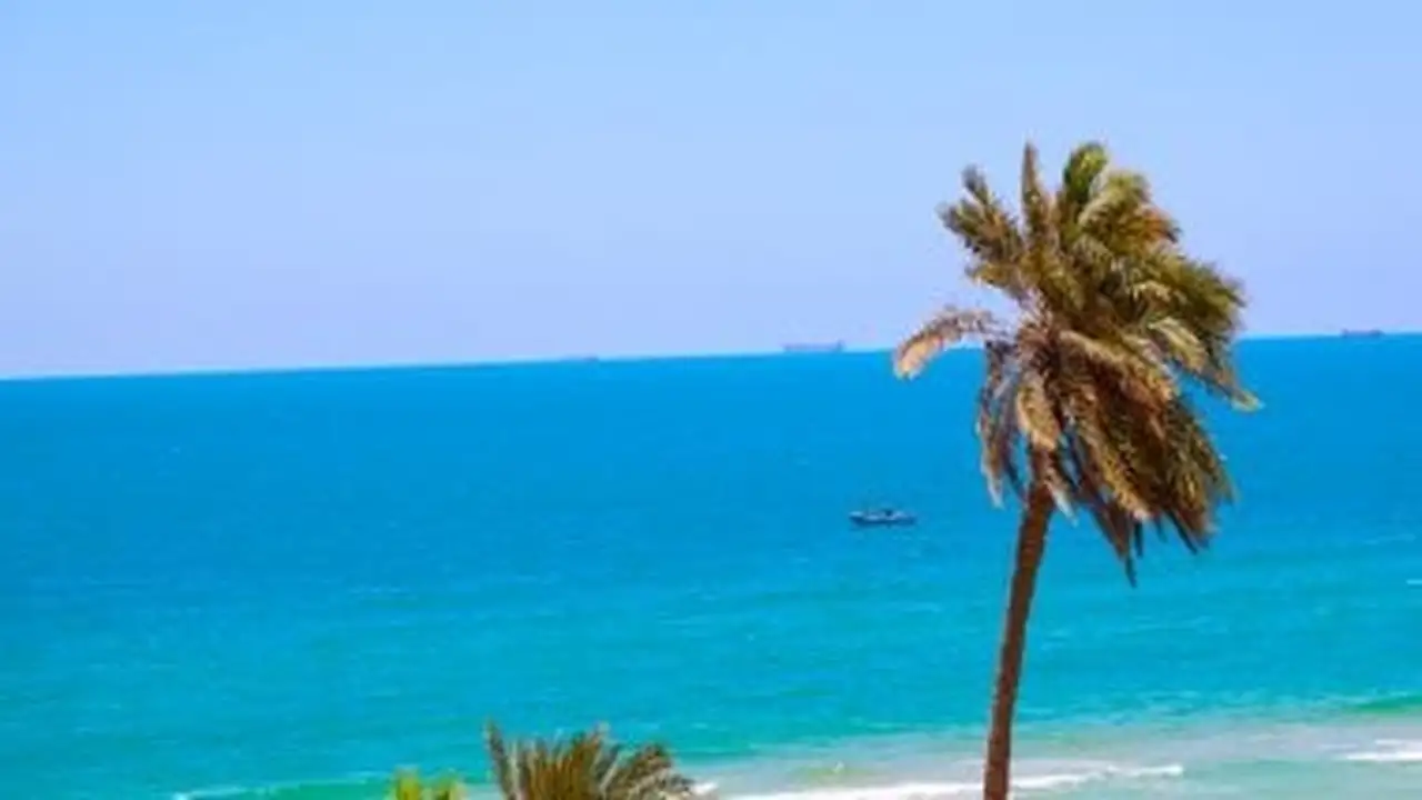 حالة الطقس غدا: أجواء دافئة نهاراً وباردة ليلاً مع فرص لسقوط الأمطار